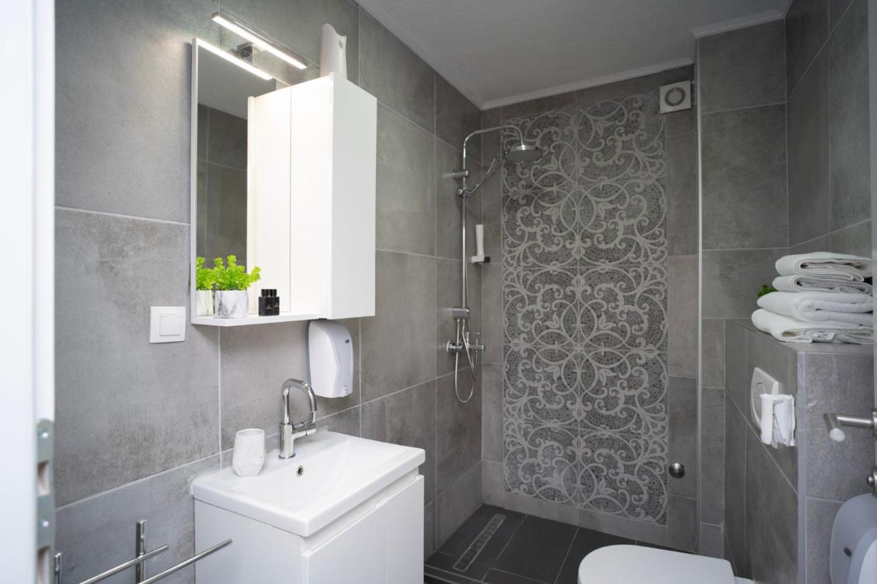Urban Suites & Apartments Mostar Bagian luar foto