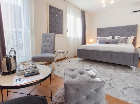 Urban Suites & Apartments Mostar Bagian luar foto