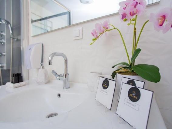 Urban Suites & Apartments Mostar Bagian luar foto